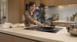 Les cuisinistes ne posent plus de plaque à induction : en 2026, ce qu’ils choisissent se révèle au toucher